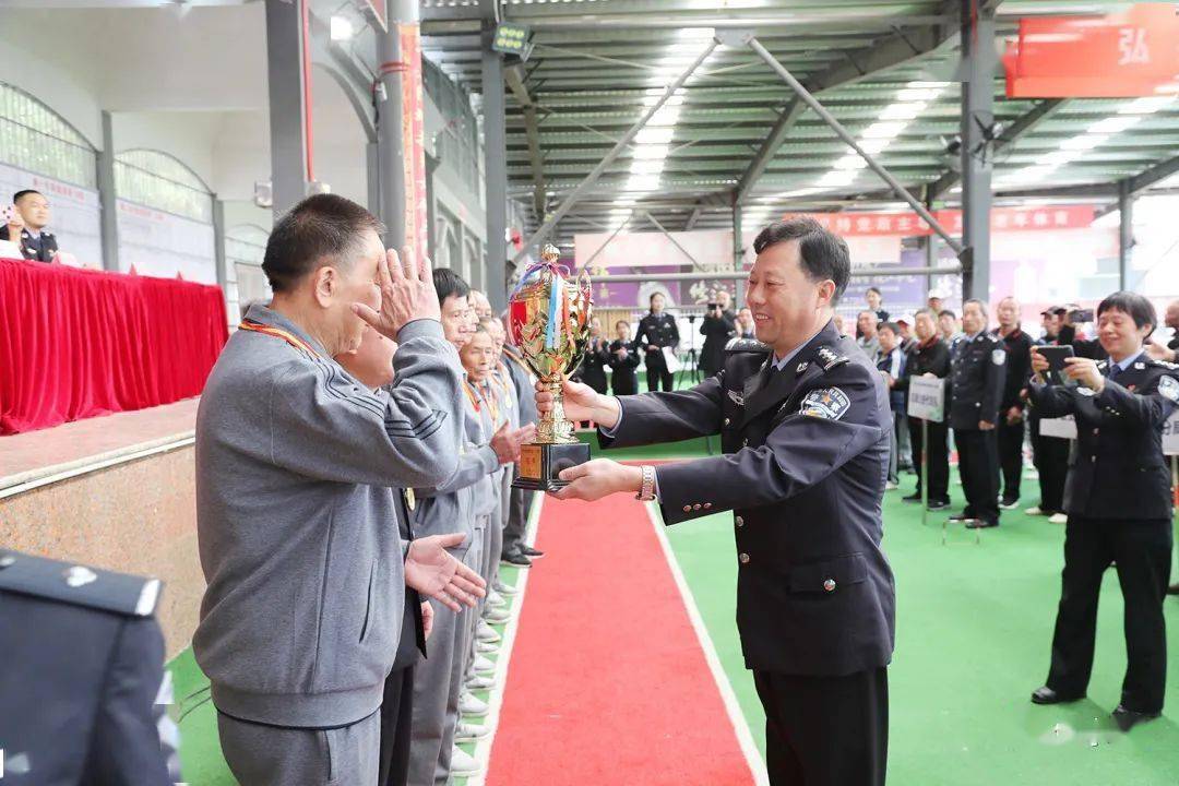 十大外围足球大平台_
全市公安系统十五支球队齐聚晚晴乐园 谁是第一名?(图7) 十大外围足球大平台_
全市公安系统十五支球队齐聚晚晴乐园 谁是第一名?(图7)